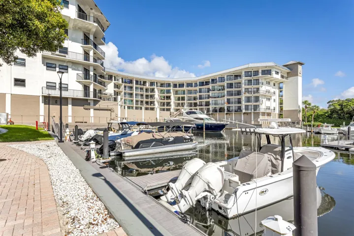 MARINA_COMMON_AREA