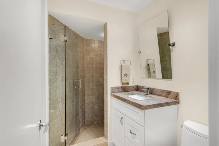 Full bath 2