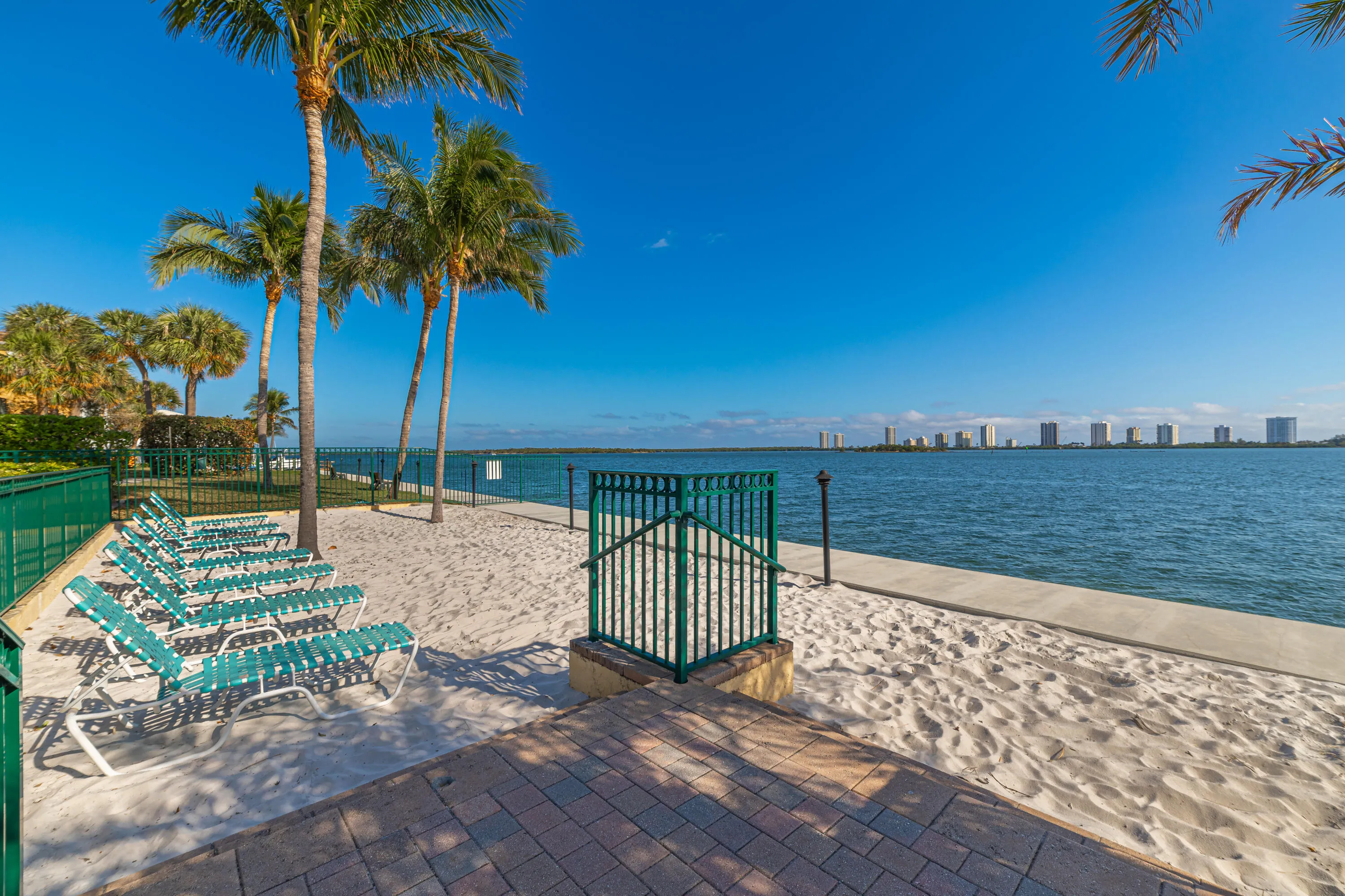 Clubhouse-Beach