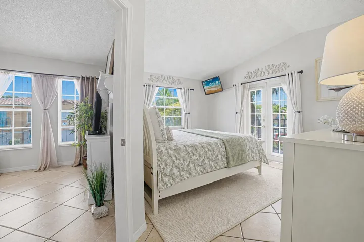 Bedroom-Living