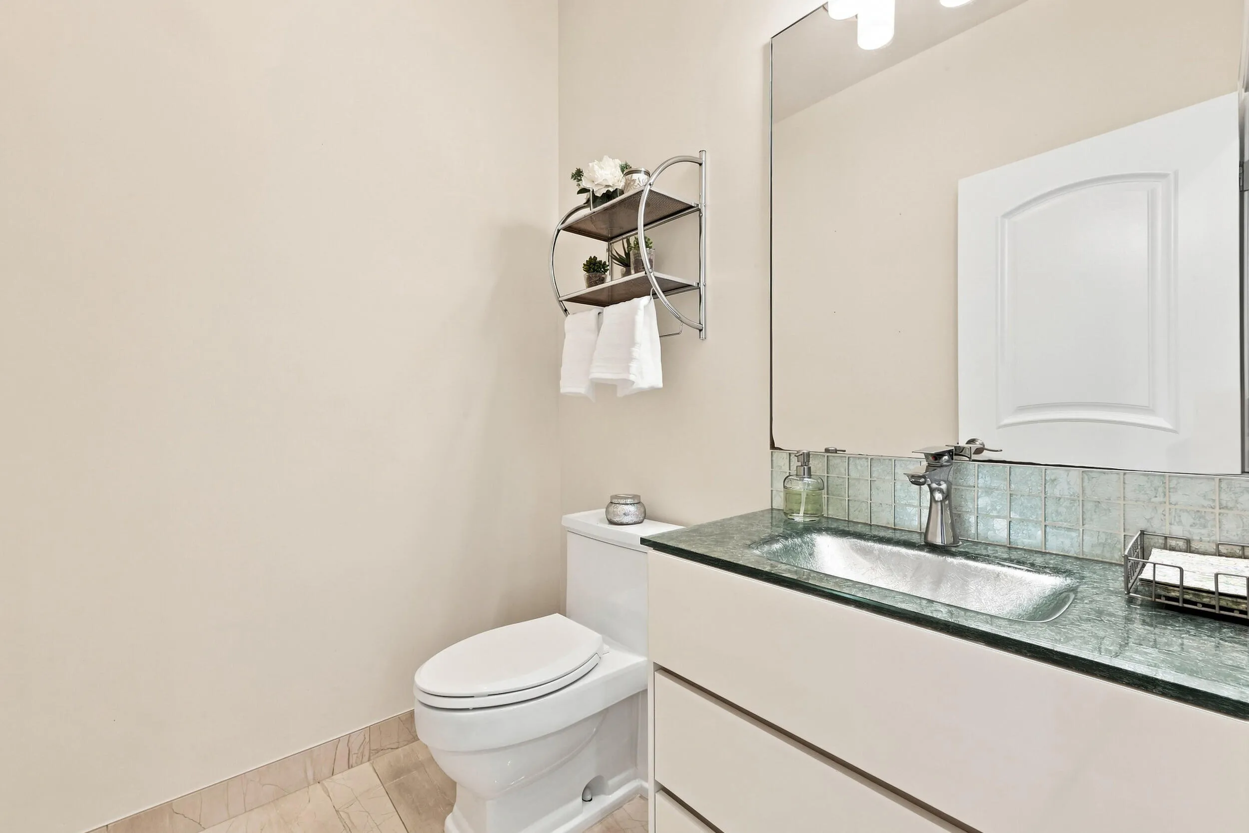 Guest Restroom