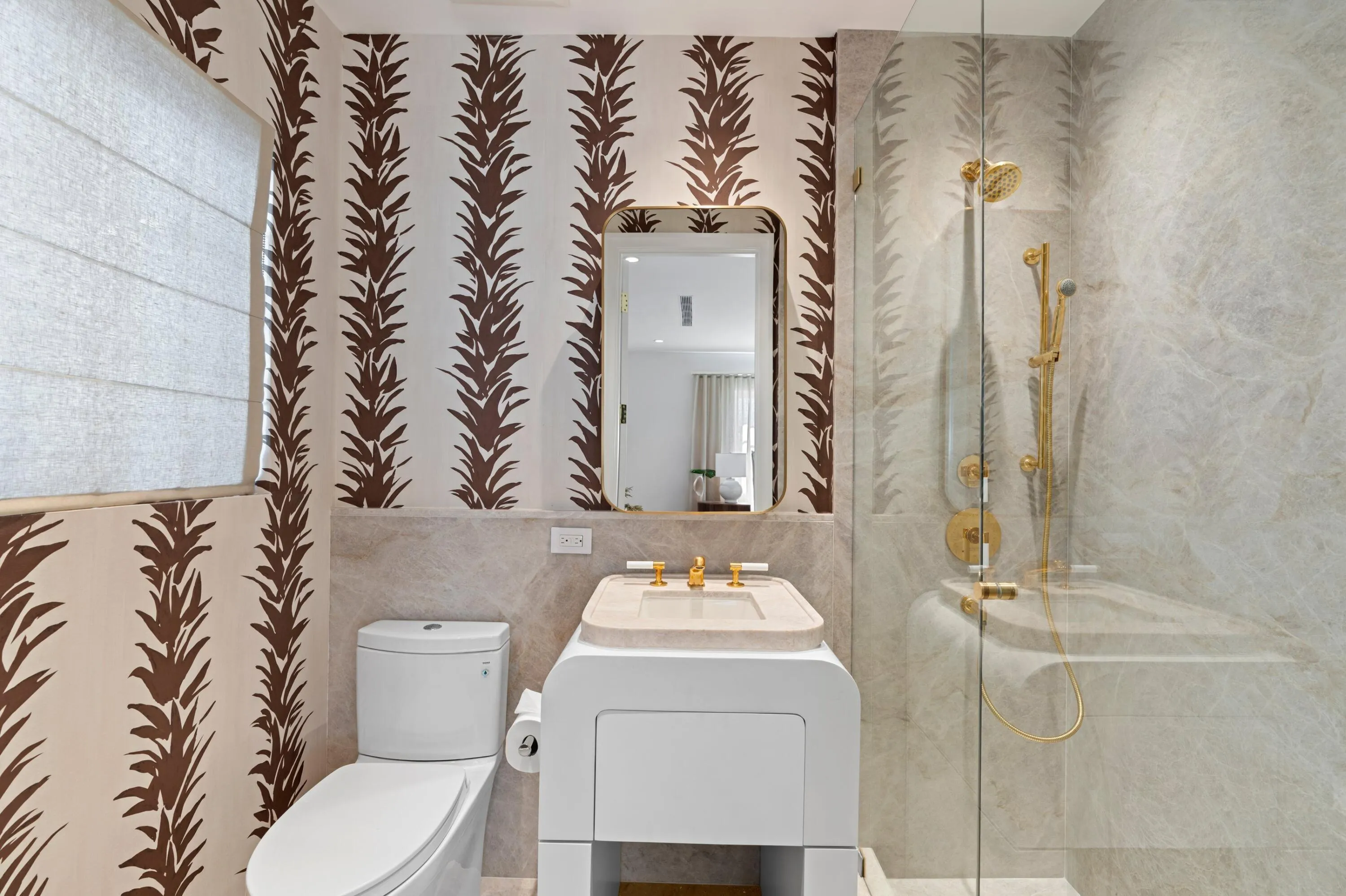 25-Guest Bath2