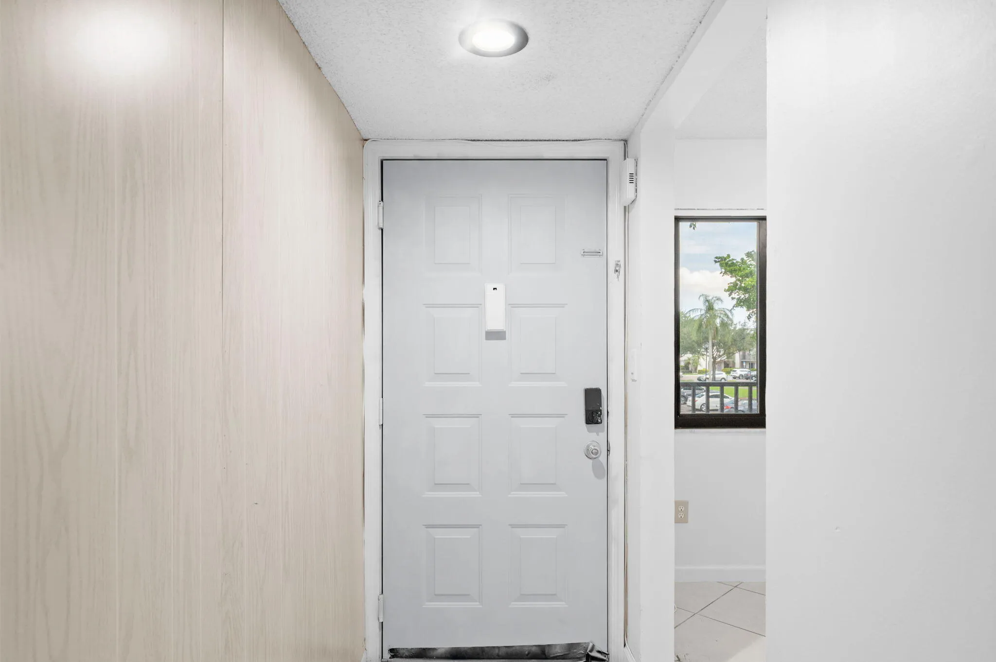 4-web-or-mls-10837 W Clairmont Cir #208