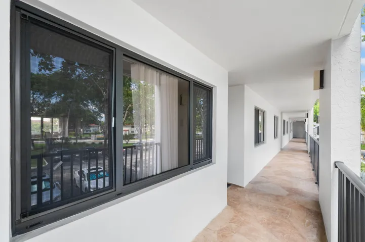 3-web-or-mls-10837 W Clairmont Cir #208