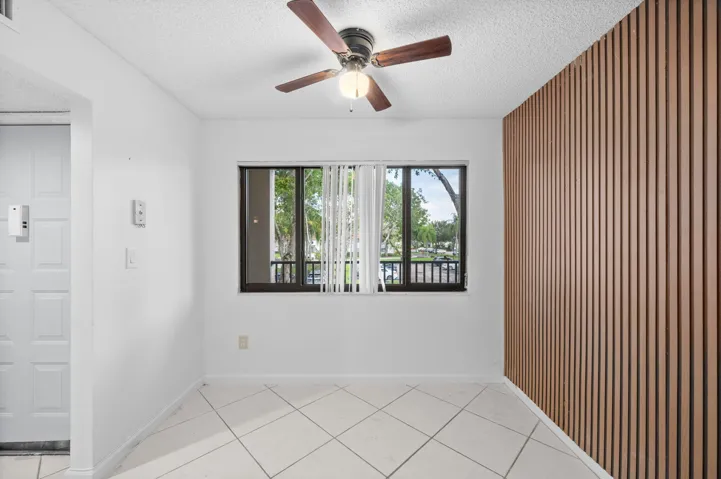 5-web-or-mls-10837 W Clairmont Cir #208