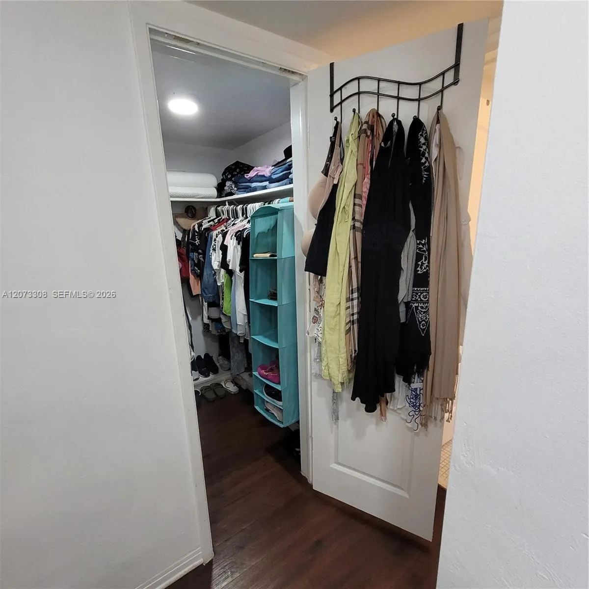 Photo 31