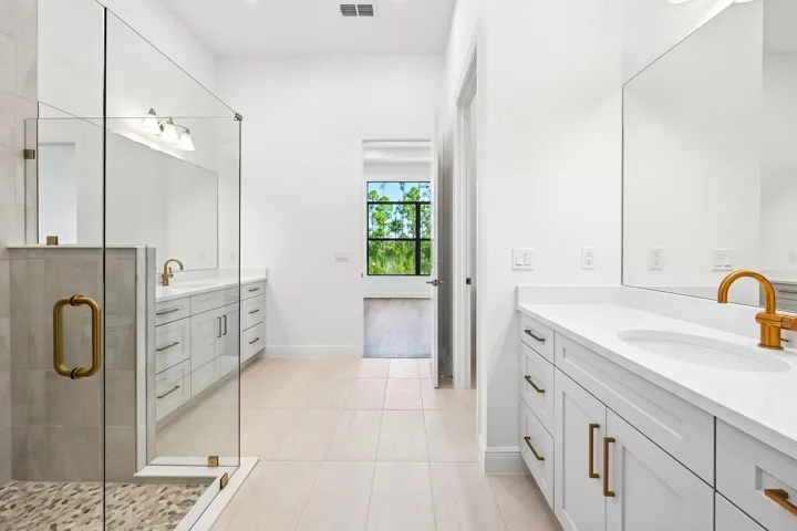 Owner's Bath