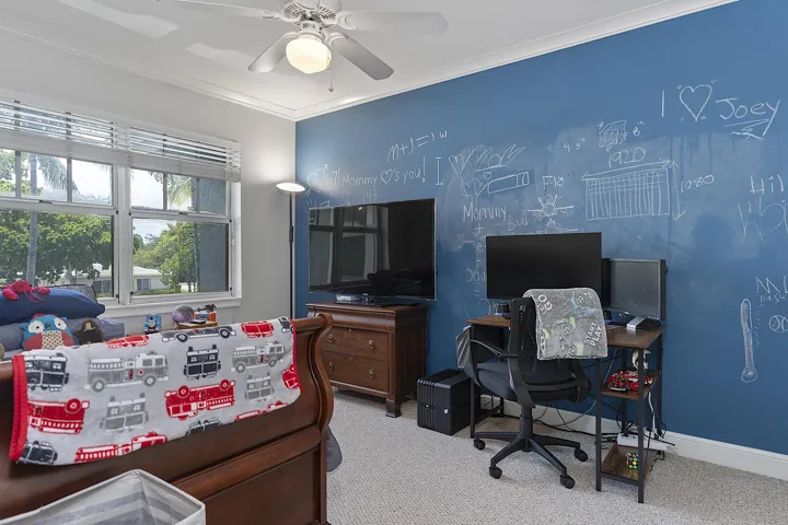 808 SW 4th Ave - - 353