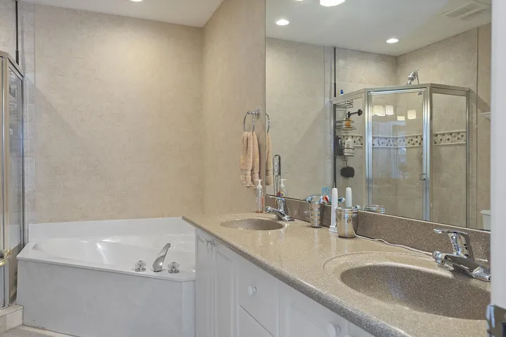 808 SW 4th Ave - - 346