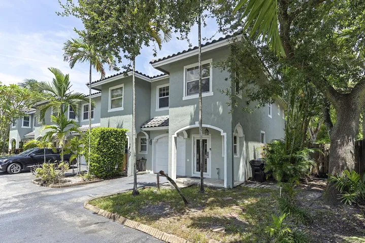 808 SW 4th Ave - - 273