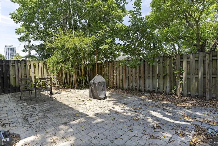 808 SW 4th Ave - - 366
