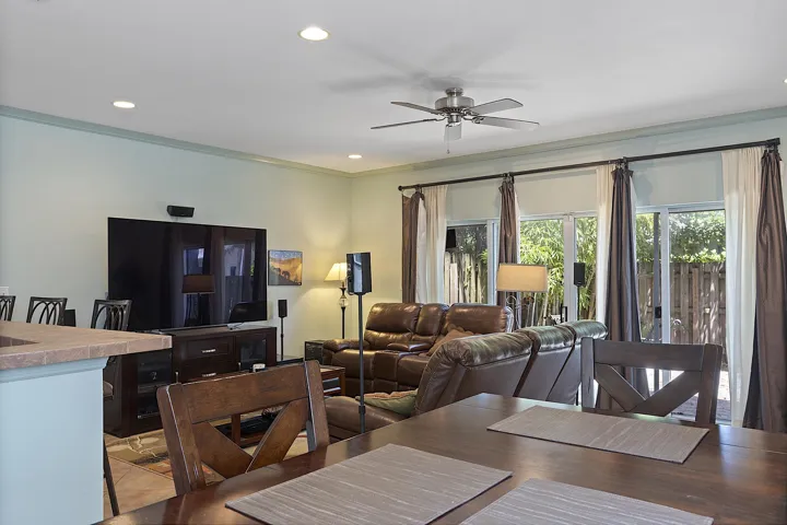 808 SW 4th Ave - - 334