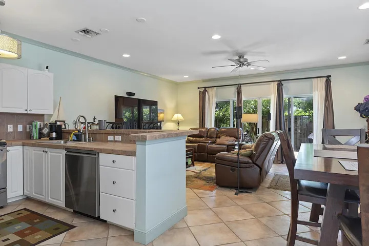 808 SW 4th Ave - - 324
