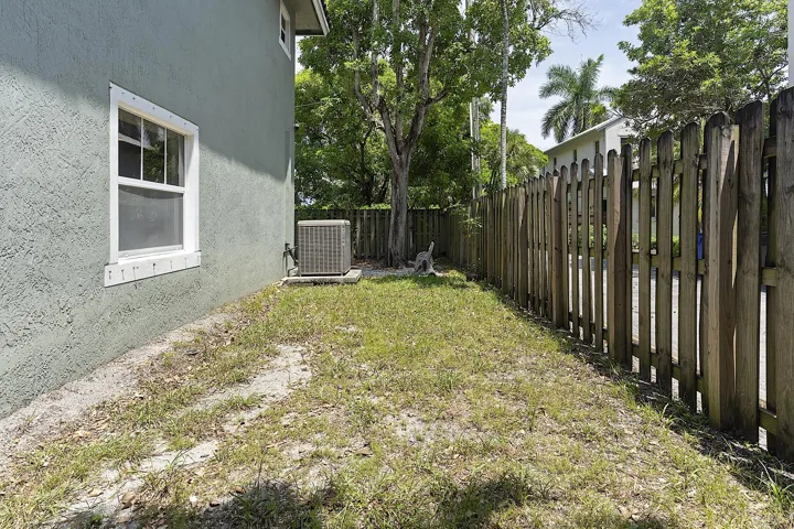 808 SW 4th Ave - - 369