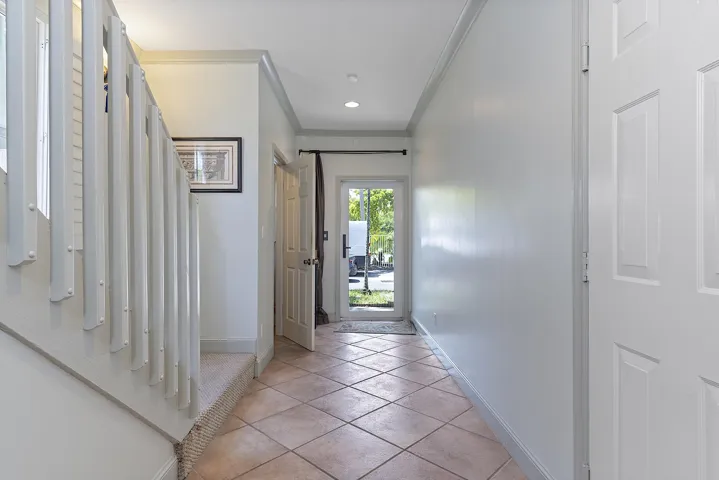 808 SW 4th Ave - - 320