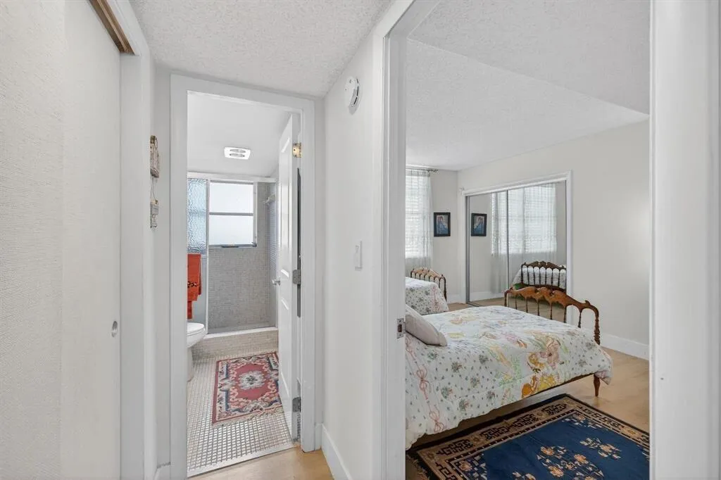 Bath/Bedroom