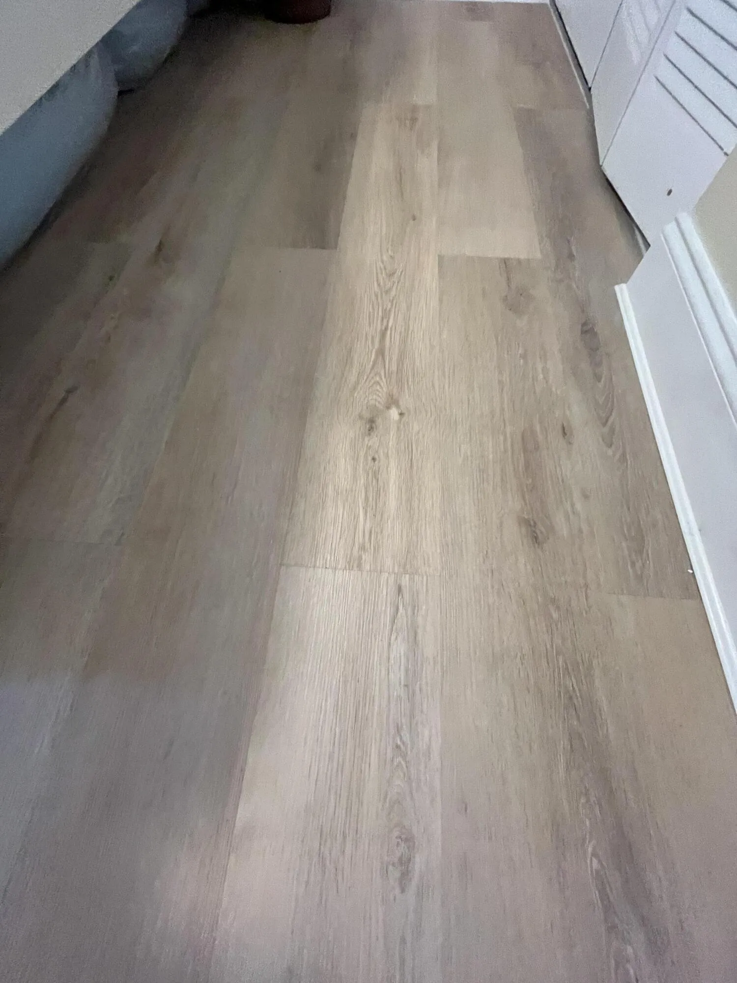 2nd/guest bedroom laminate flooring