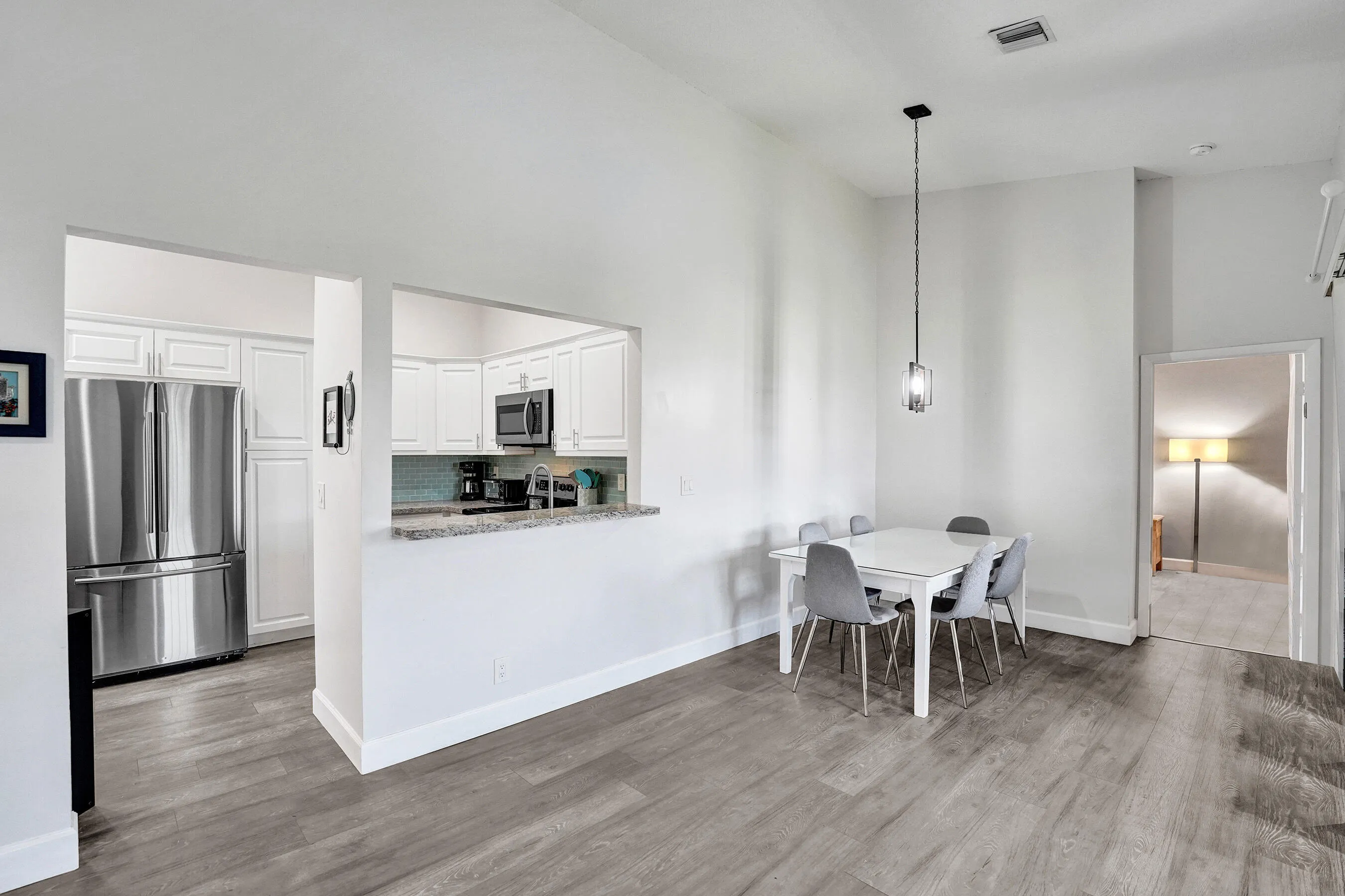 Dining & Kitchen