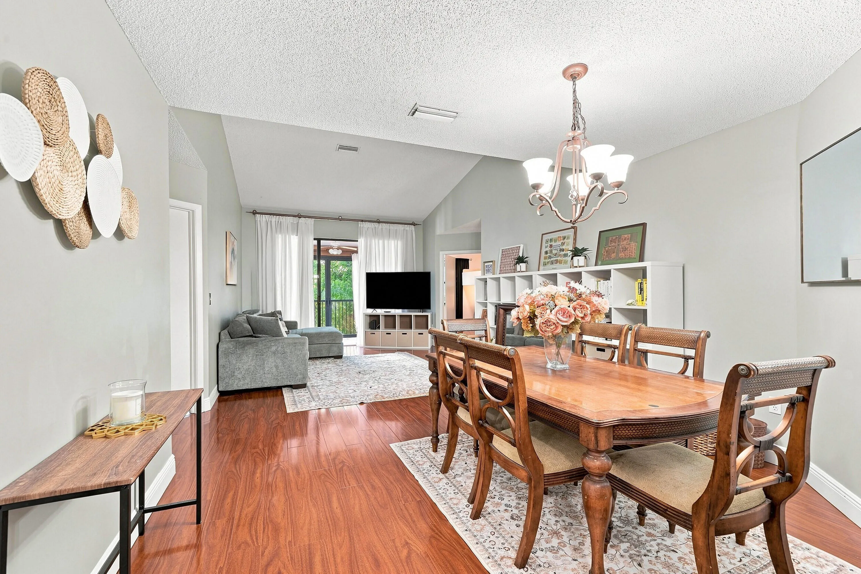 17_dining area