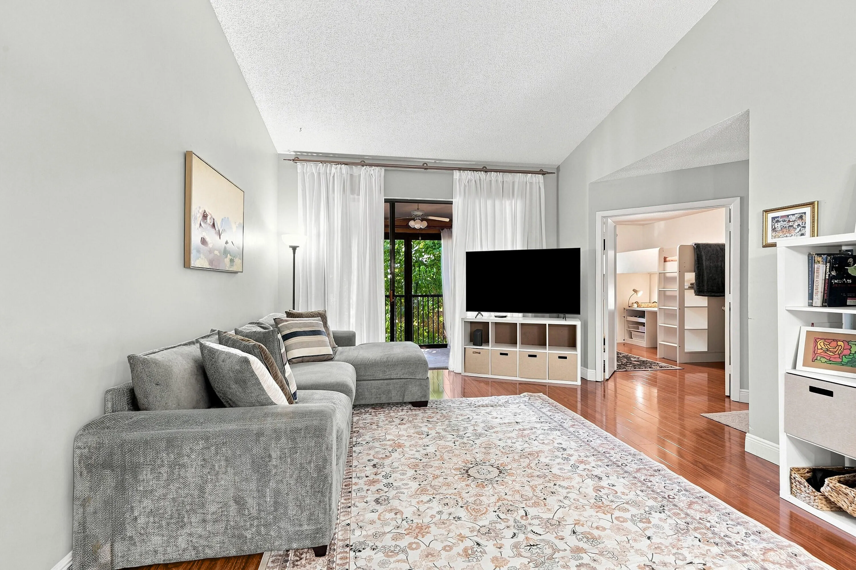 19_living room