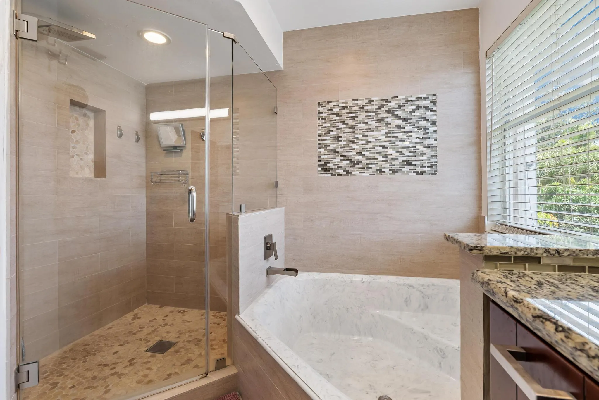 Spa Show and Tub