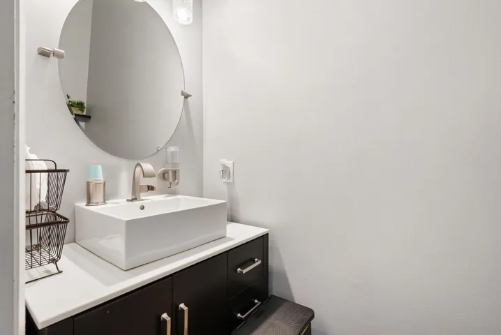 Powder room