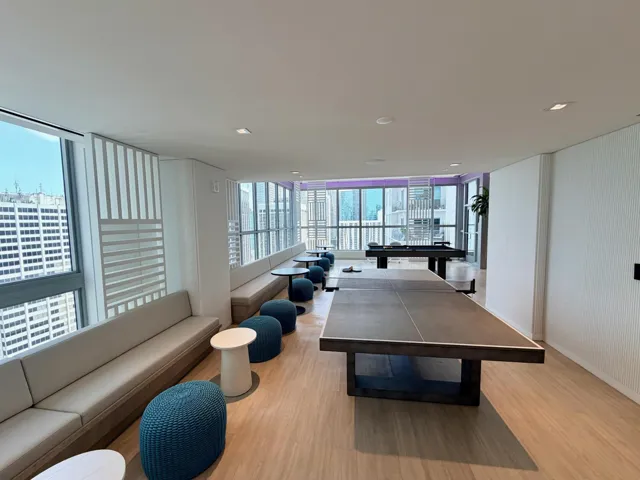 Top Floor (Pool)