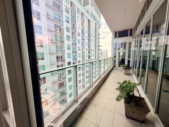 Top Floor Social Area (Balcony)