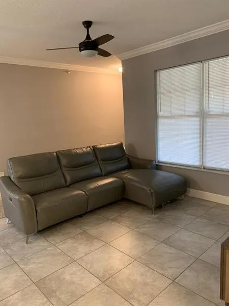 6020 W Sample Rd # 105 Coral Springs liv