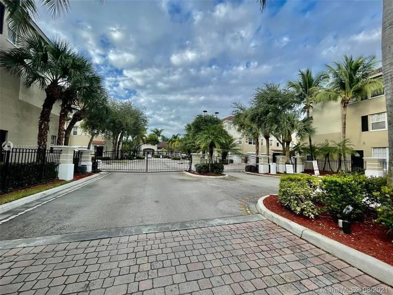 6020 W Sample Rd # 105 Coral Springs Fro