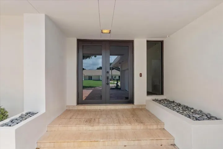 A Welcoming Entrance Sets the Tone