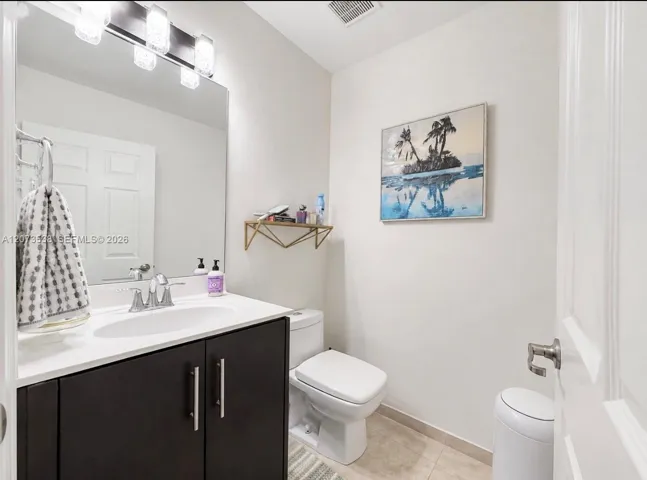 !/2 Bath for visitors