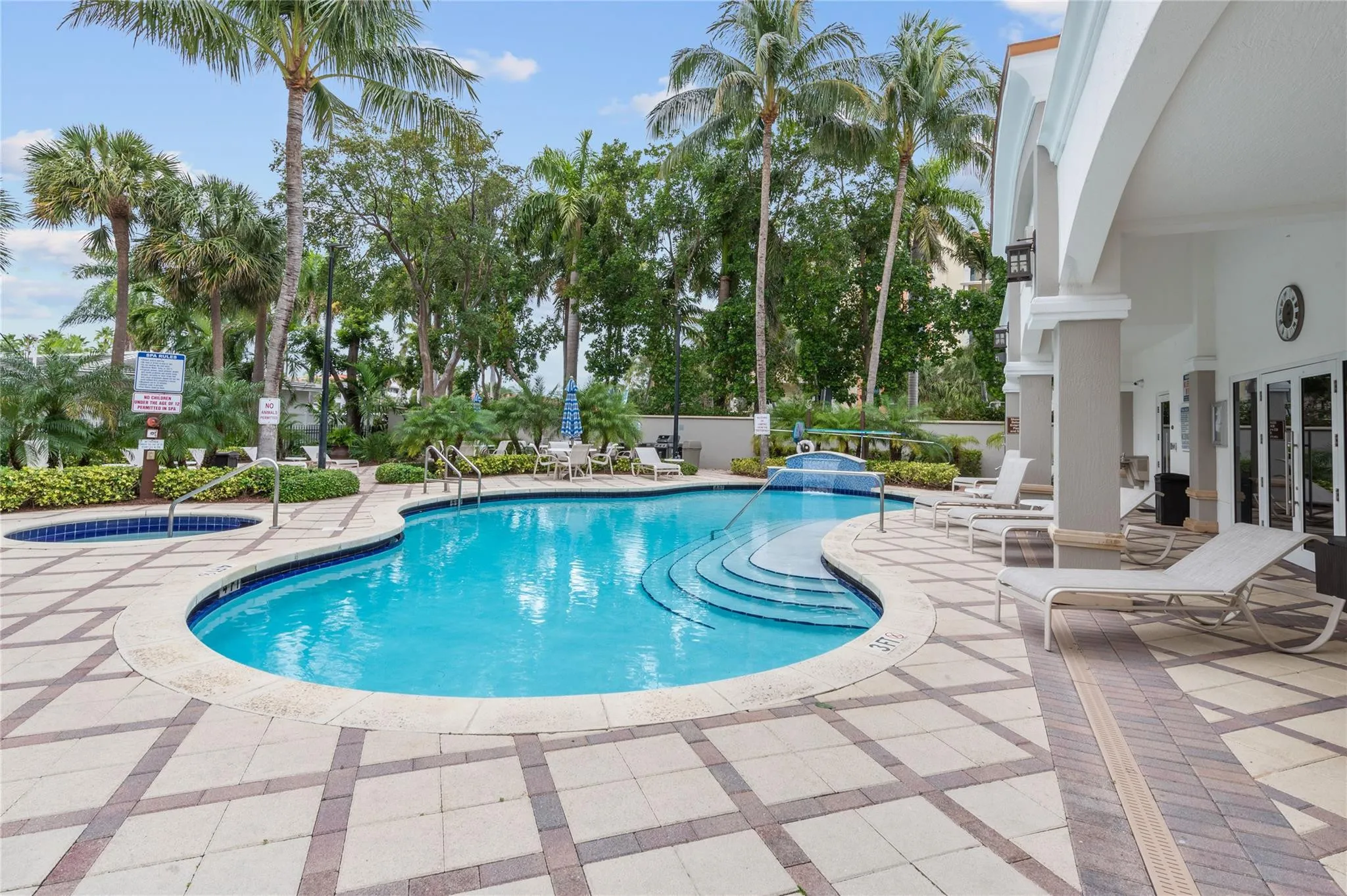 Photo 32