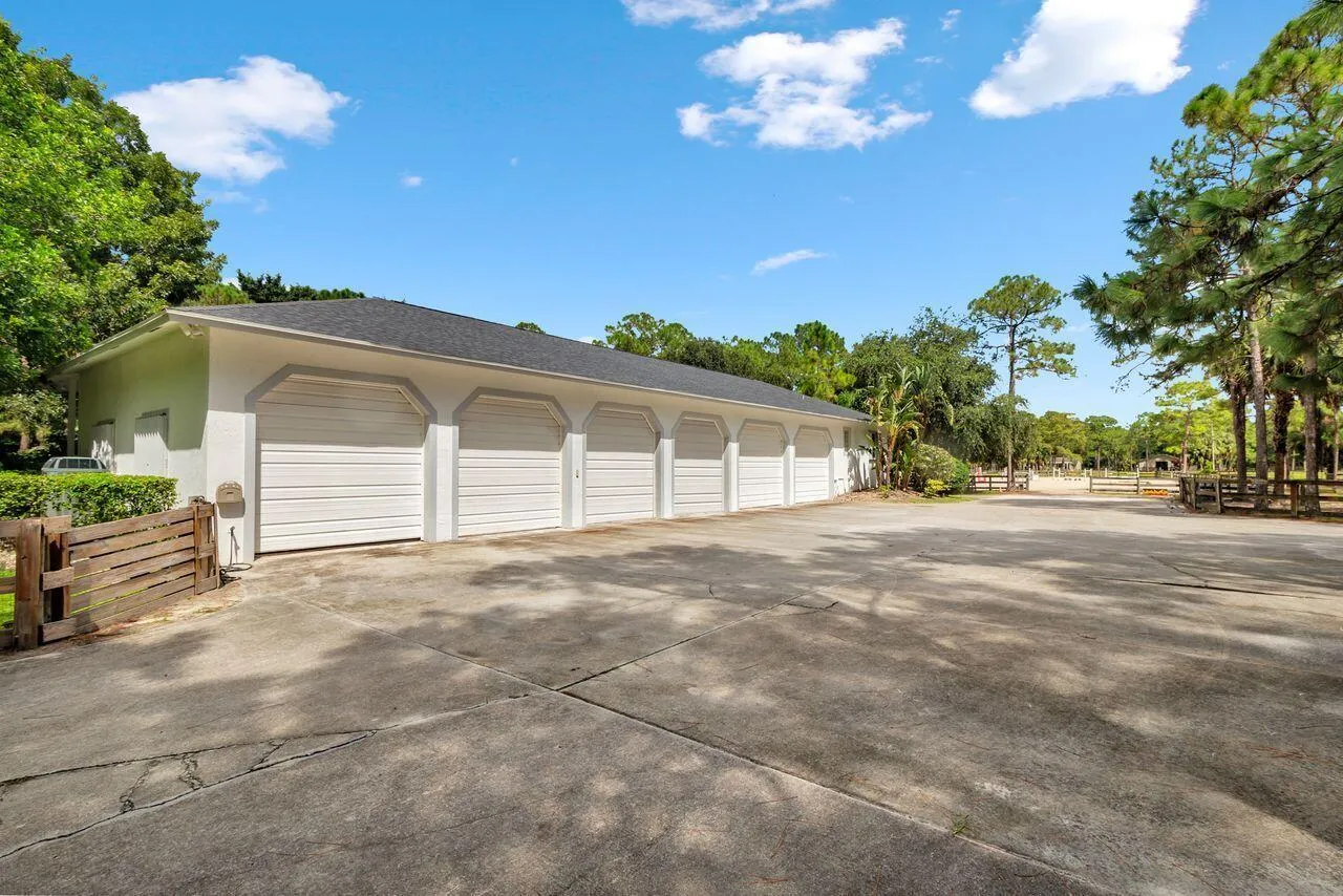 Property photo 33