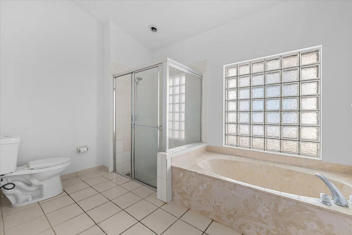 29-4841 N Classical Blvd A-0651
