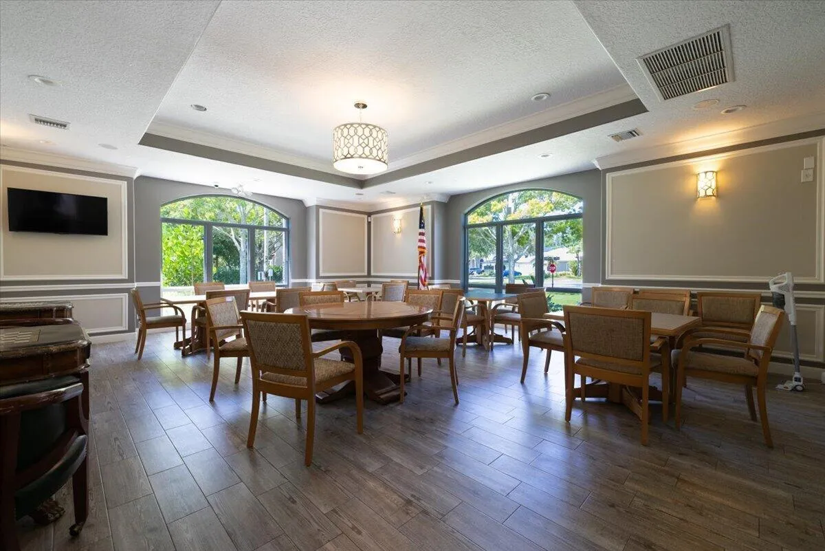 51-4841 N Classical Blvd X--9