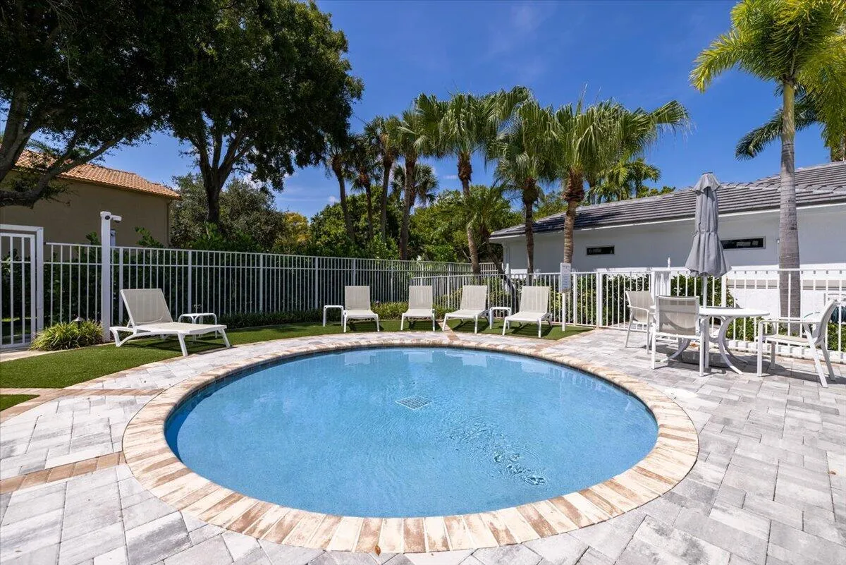35-4841 N Classical Blvd X--6