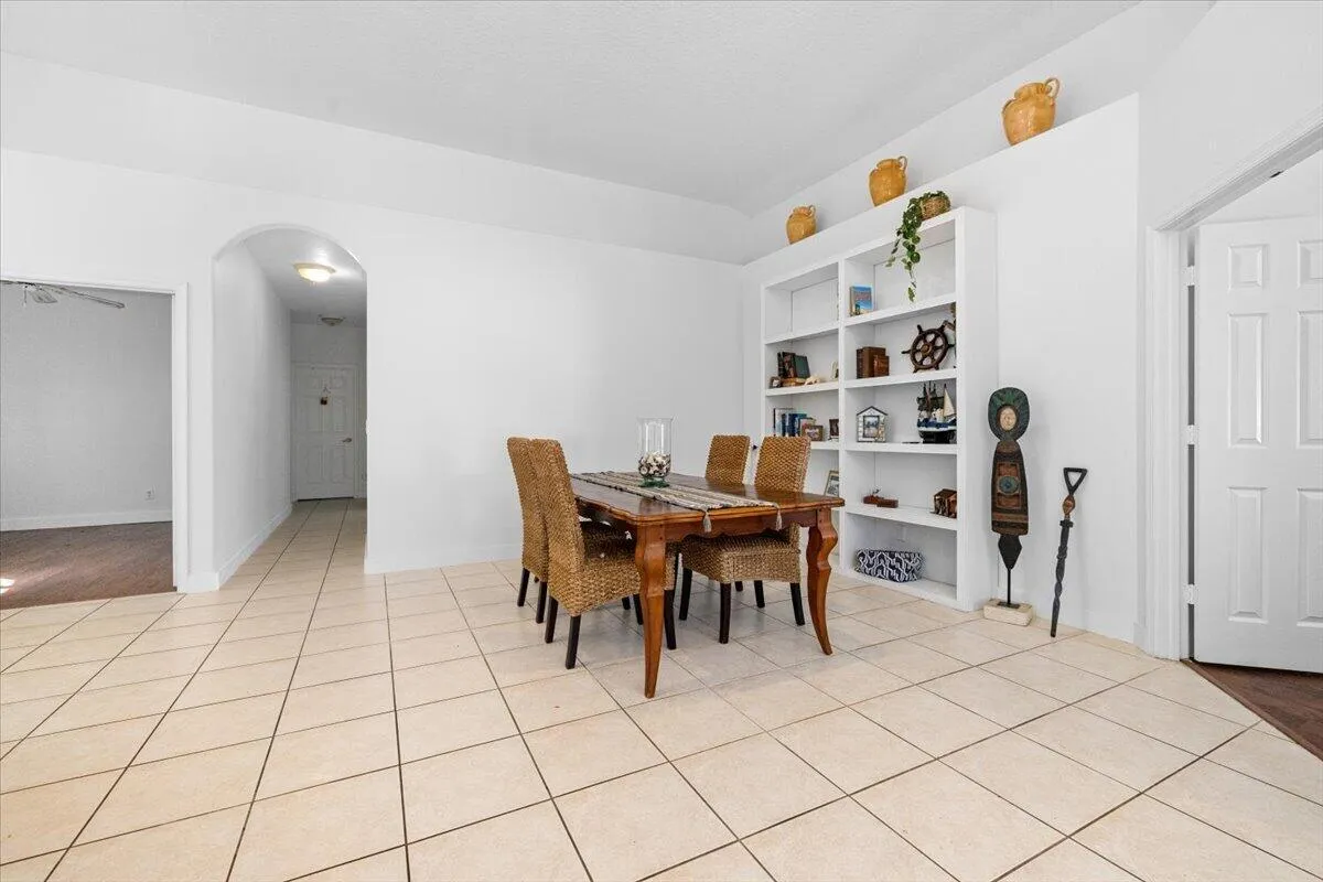 04-4841 N Classical Blvd A-0401