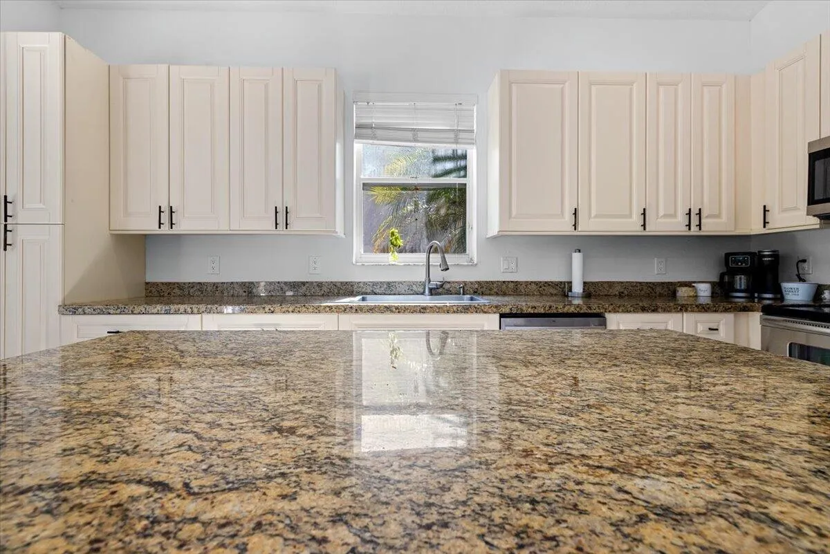 13-4841 N Classical Blvd A-0506