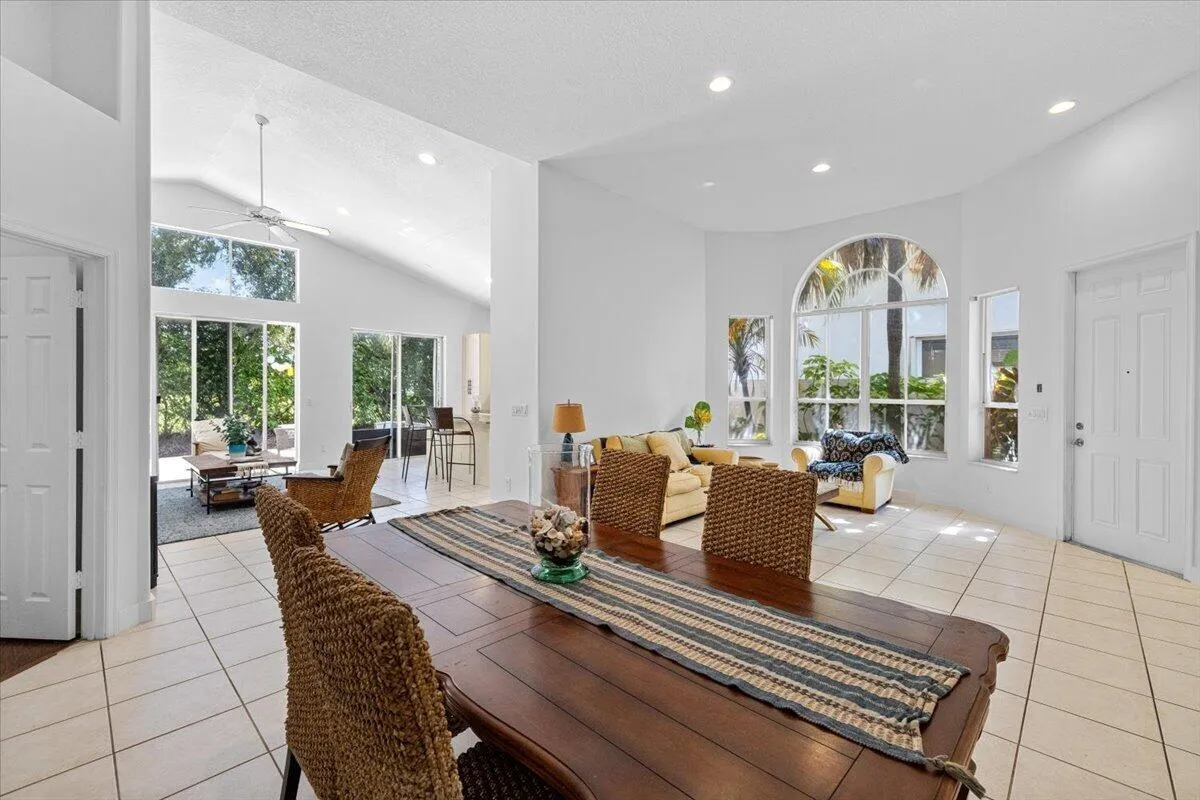 15-4841 N Classical Blvd A-0531