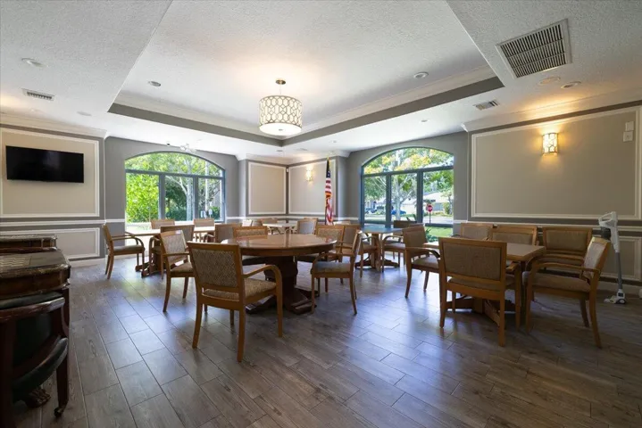 51-4841 N Classical Blvd X--9