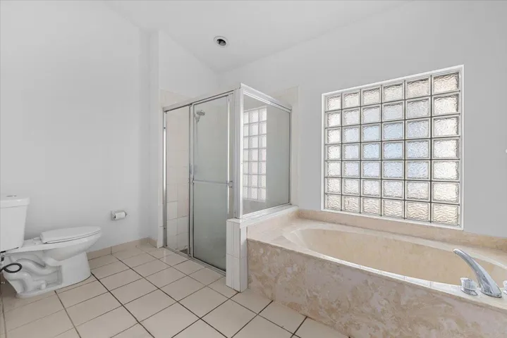 29-4841 N Classical Blvd A-0651