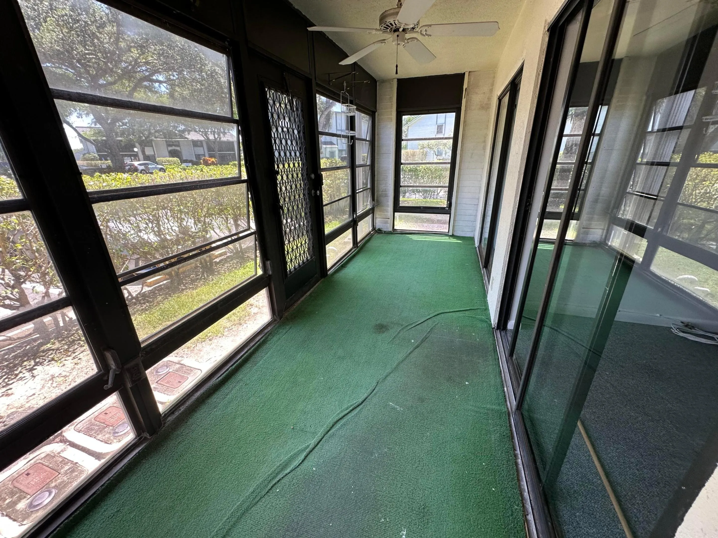 Glass/Screened Patio