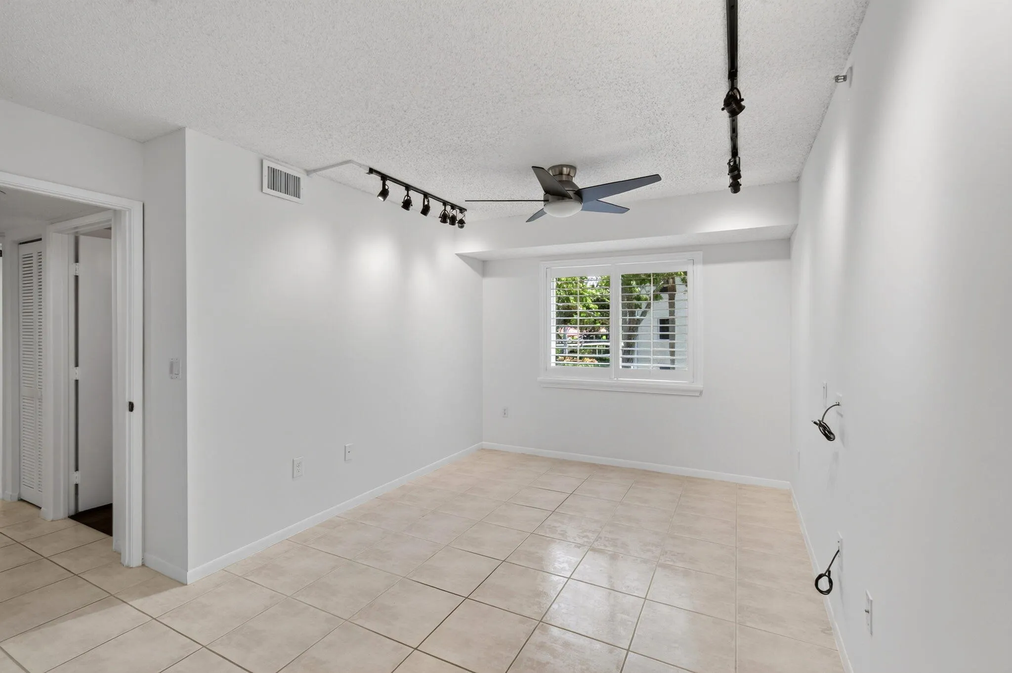 Den/3rd bedroom