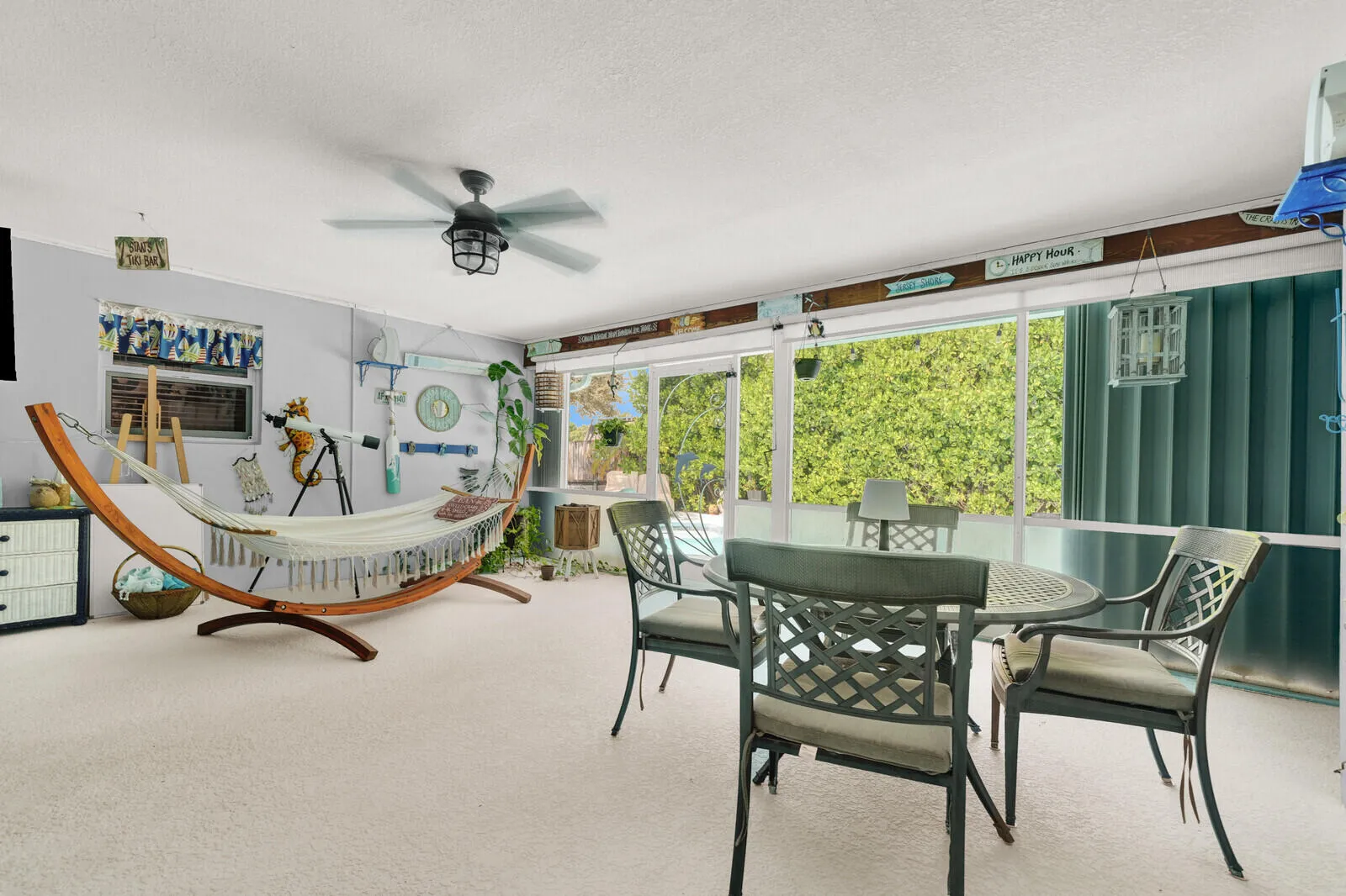 Screened in Porch