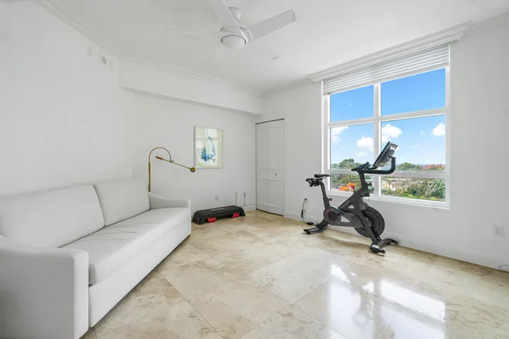 3RD BEDROOM / DEN/OFFICE