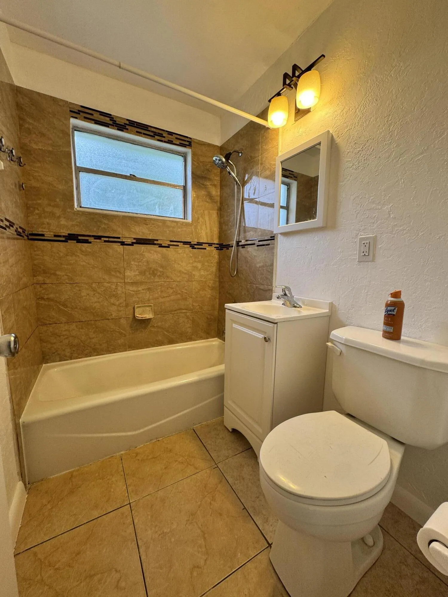 Updated full bathroom in this affordable Fort Lauderdale home with no HOA. Great first time homebuyer or investment property with major improvements already completed.