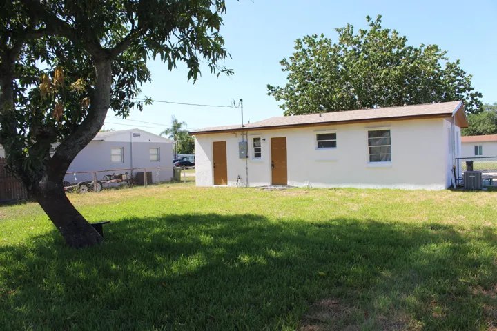 Large fenced yard on a 6,420 sq ft lot with no HOA. Great outdoor space with future potential for expansion and improvements, subject to approvals.