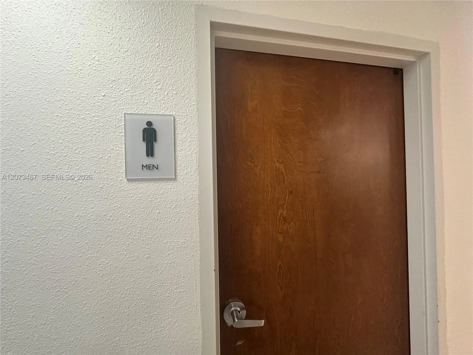 MEN'S LOCKER ROOM