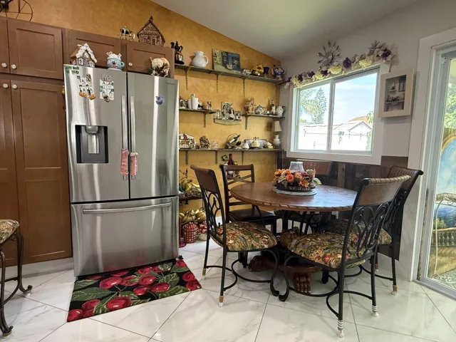 Breakfast area